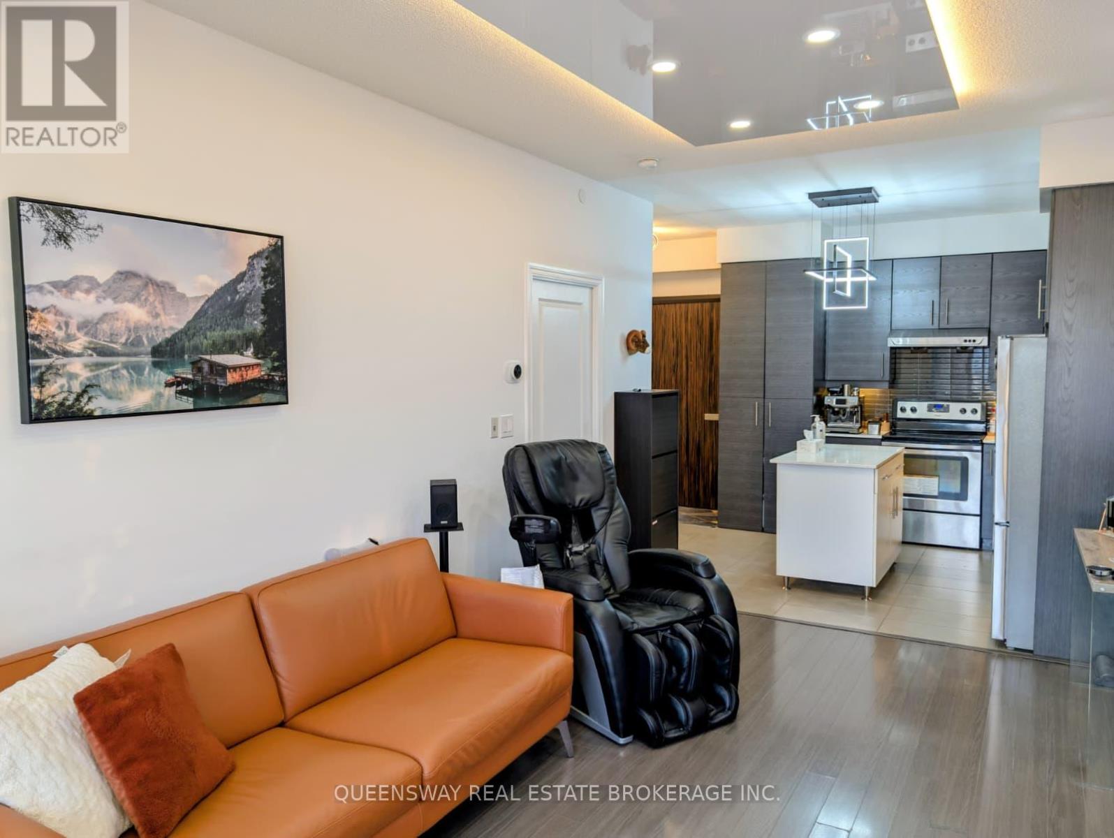 209 - 277 Souith Park Road, Markham, Ontario  L3T 0B7 - Photo 3 - N12760318