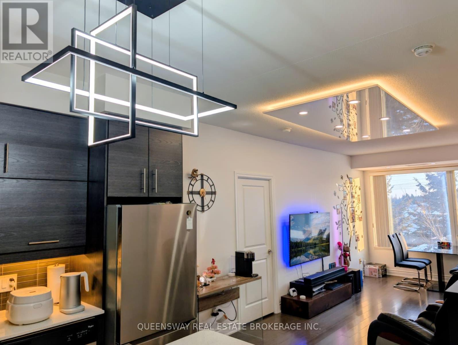 209 - 277 Souith Park Road, Markham, Ontario  L3T 0B7 - Photo 4 - N12760318