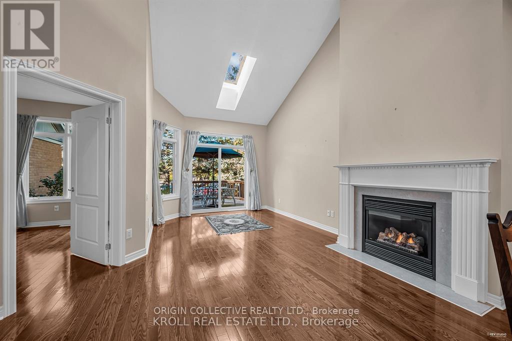 77 Celebrity Greens Way, Markham, Ontario  L6E 1B5 - Photo 3 - N12760324