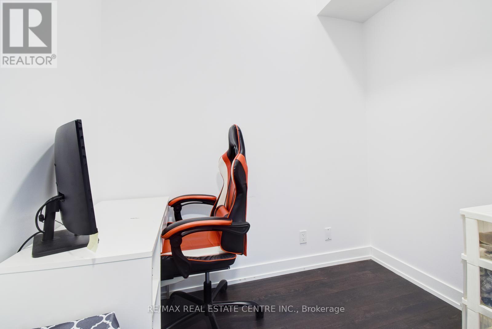 202 - 215 Veterans Drive, Brampton, Ontario  L7A 4S6 - Photo 15 - W12760326