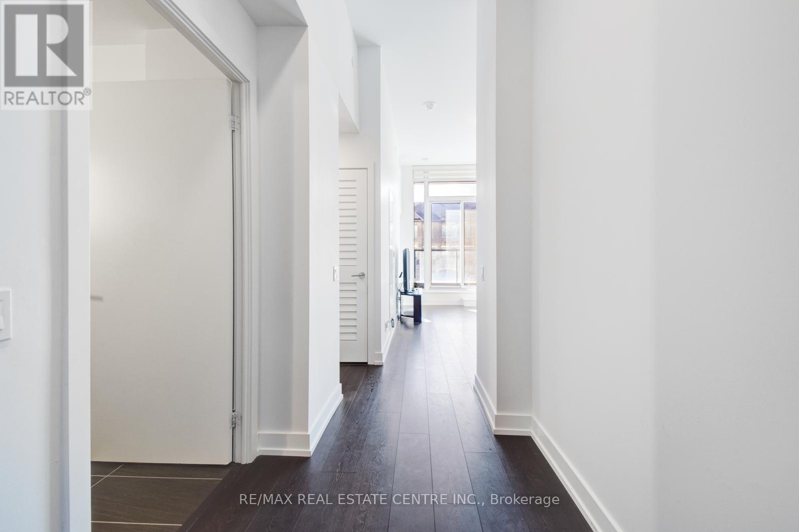 202 - 215 Veterans Drive, Brampton, Ontario  L7A 4S6 - Photo 8 - W12760326