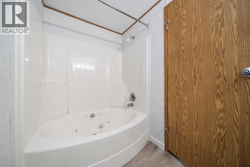 103 1 Avenue E, Bow Island, Alberta  T0K 0G0 - Photo 8 - A2282945