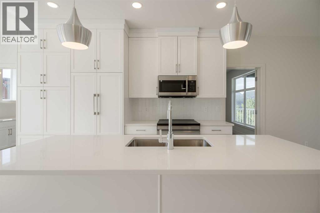 8602 25 Avenue, Coleman, Alberta  T0K 0M0 - Photo 7 - A2283579