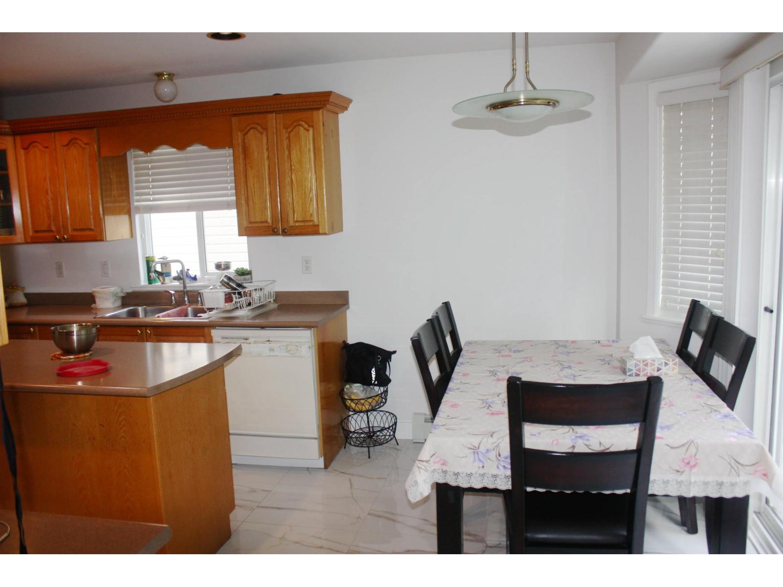 31638 Harmony Court, Abbotsford, British Columbia  V2T 6S6 - Photo 10 - R3084396