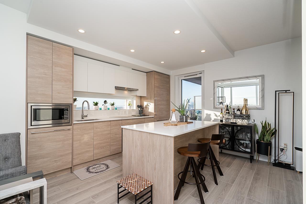 3003 13615 Fraser Highway, Surrey, British Columbia  V3T 0P7 - Photo 4 - R3085290