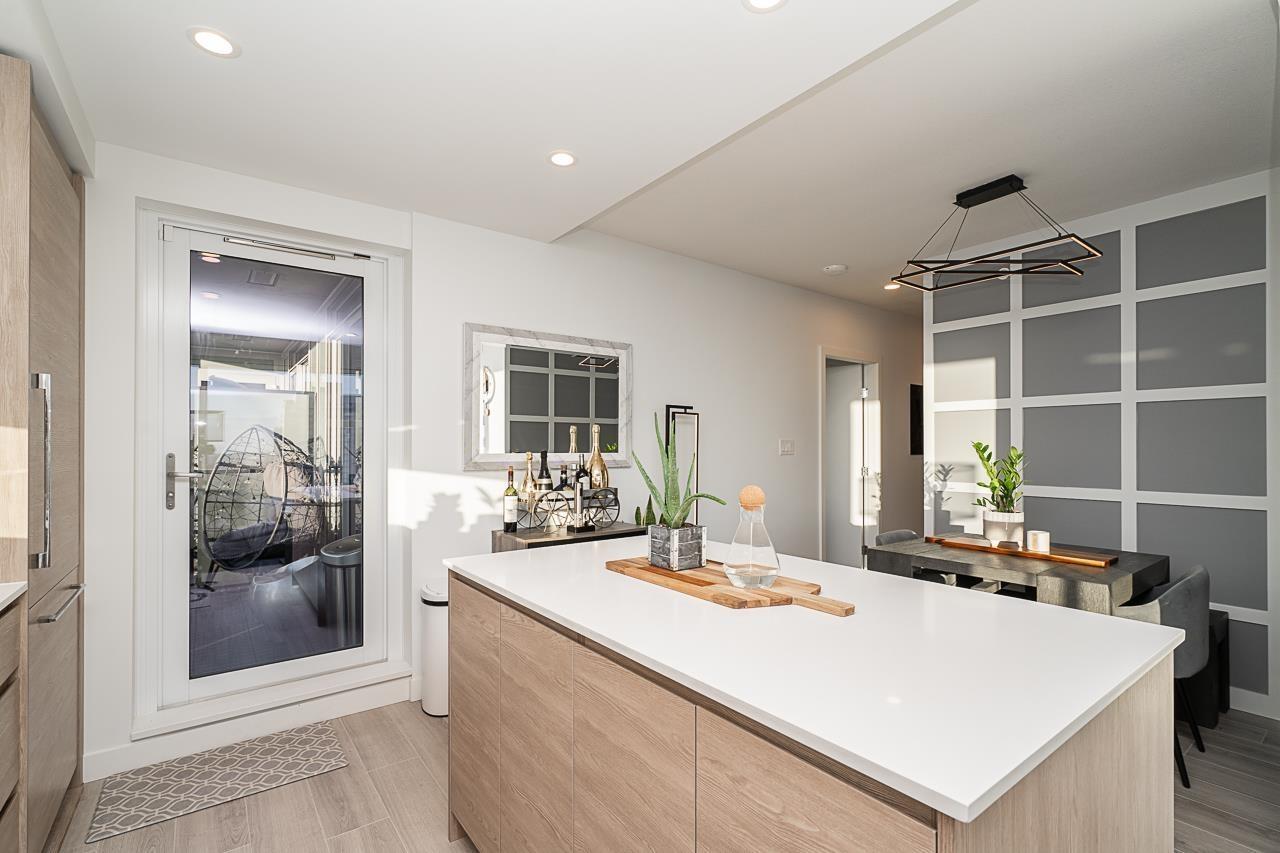 3003 13615 Fraser Highway, Surrey, British Columbia  V3T 0P7 - Photo 12 - R3085290