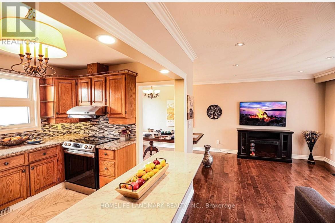 50 Slidell Crescent, Toronto, Ontario  M3A 2C4 - Photo 3 - C12760334