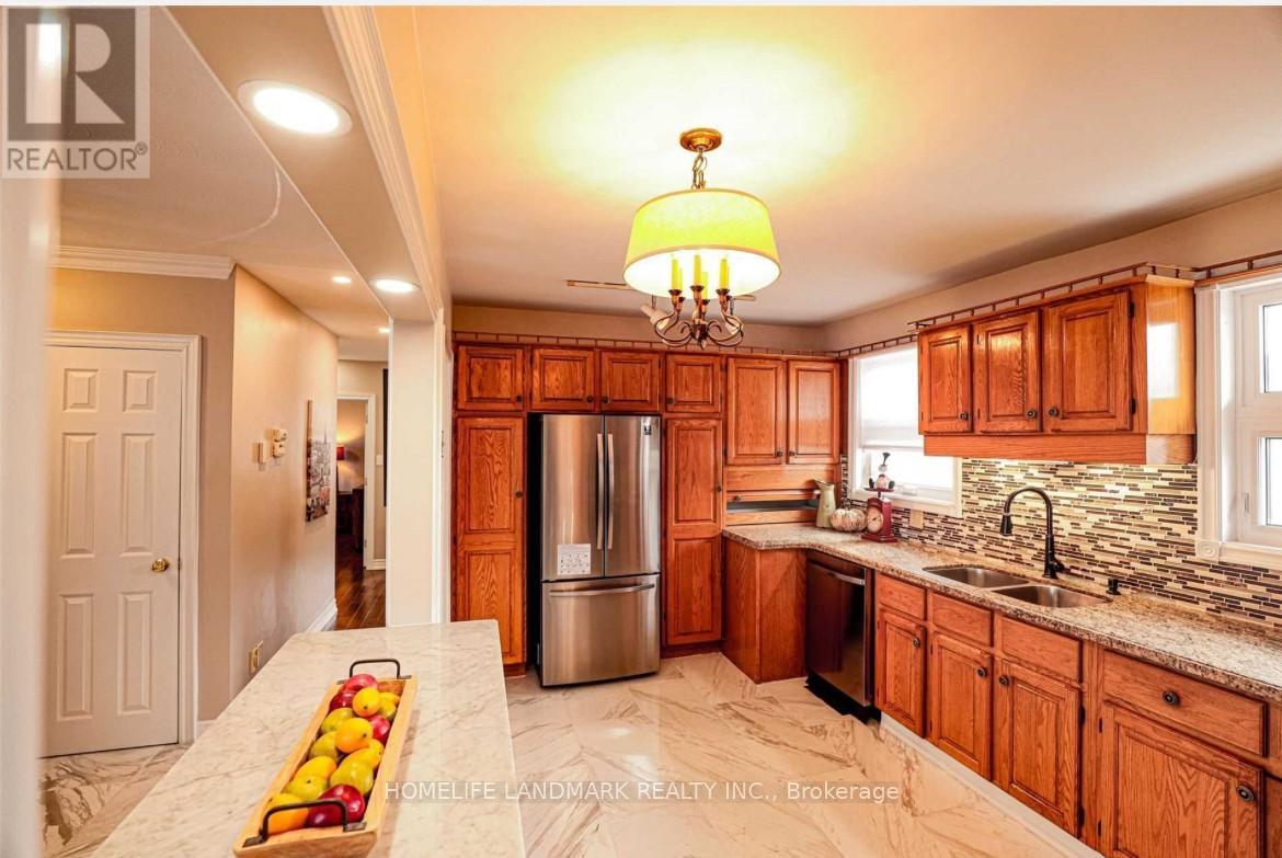 50 Slidell Crescent, Toronto, Ontario  M3A 2C4 - Photo 4 - C12760334