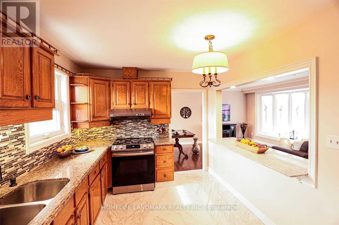 50 Slidell Crescent, Toronto, Ontario  M3A 2C4 - Photo 5 - C12760334