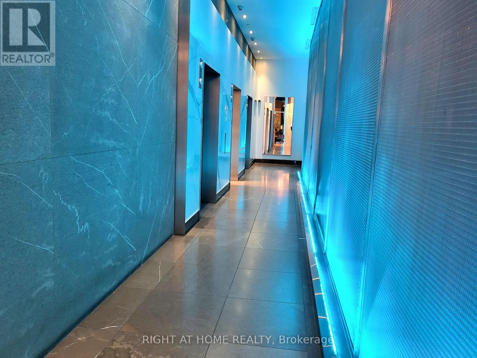 Ph1027 - 55 Stewart Street, Toronto, Ontario  M5V 2V1 - Photo 17 - C12760364