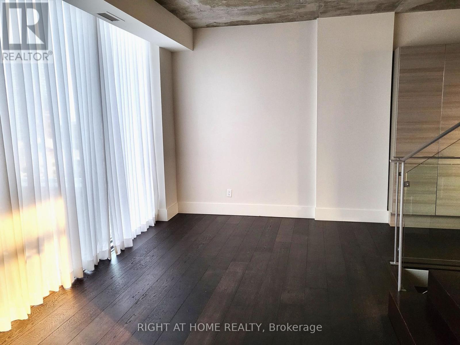 Ph1027 - 55 Stewart Street, Toronto, Ontario  M5V 2V1 - Photo 4 - C12760364