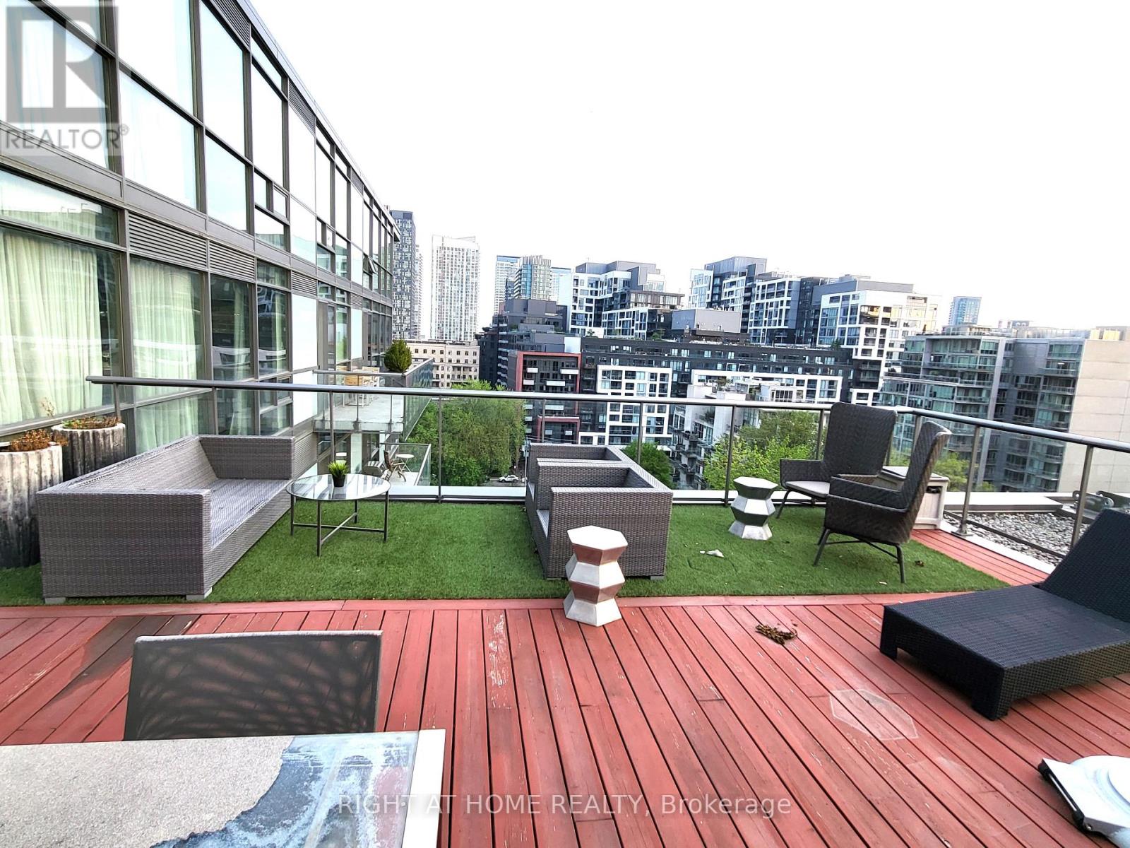 Ph1027 - 55 Stewart Street, Toronto, Ontario  M5V 2V1 - Photo 7 - C12760364