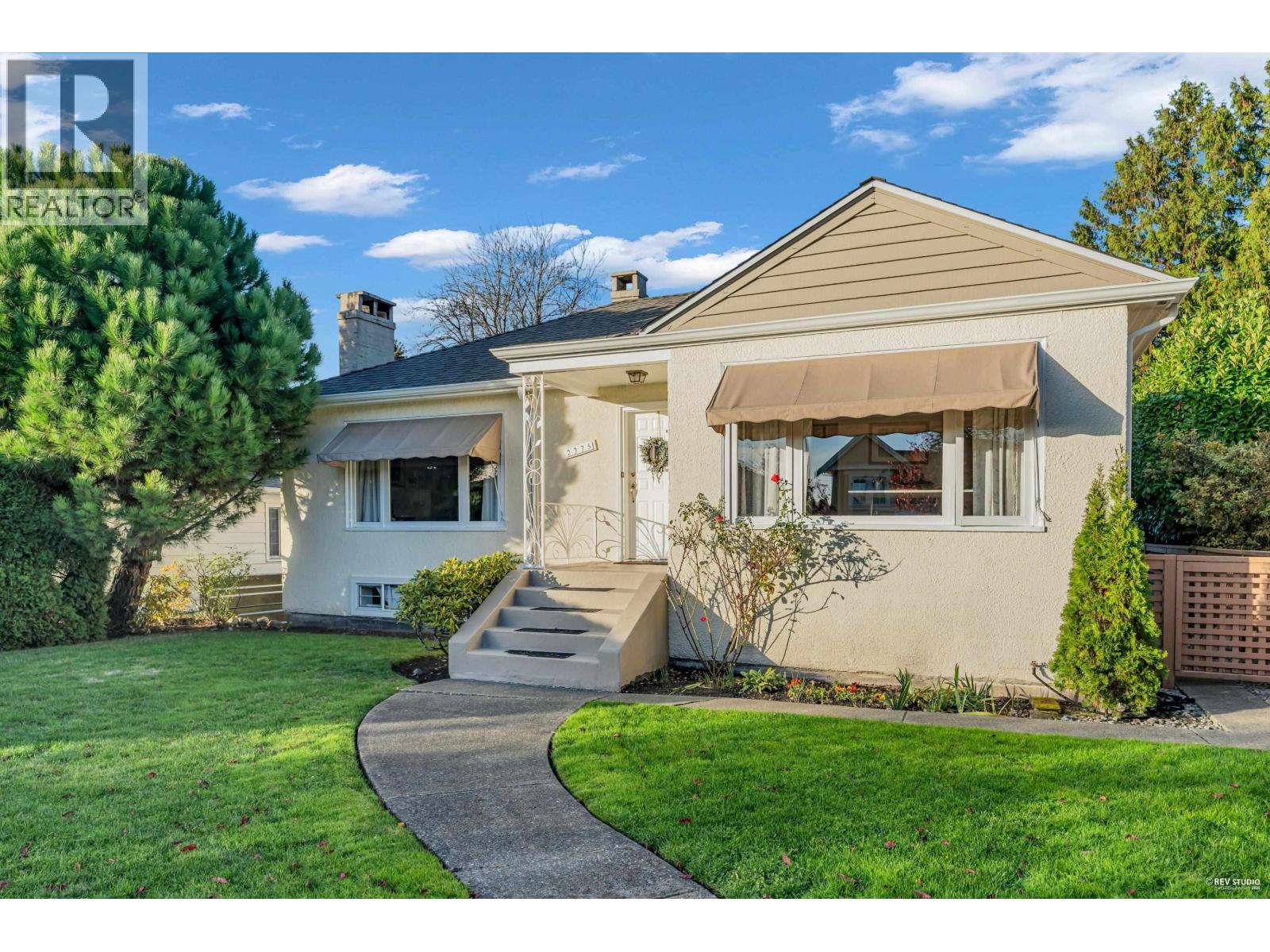 2225 W 22nd Avenue, Vancouver, British Columbia  V6L 1L6 - Photo 1 - R3086679