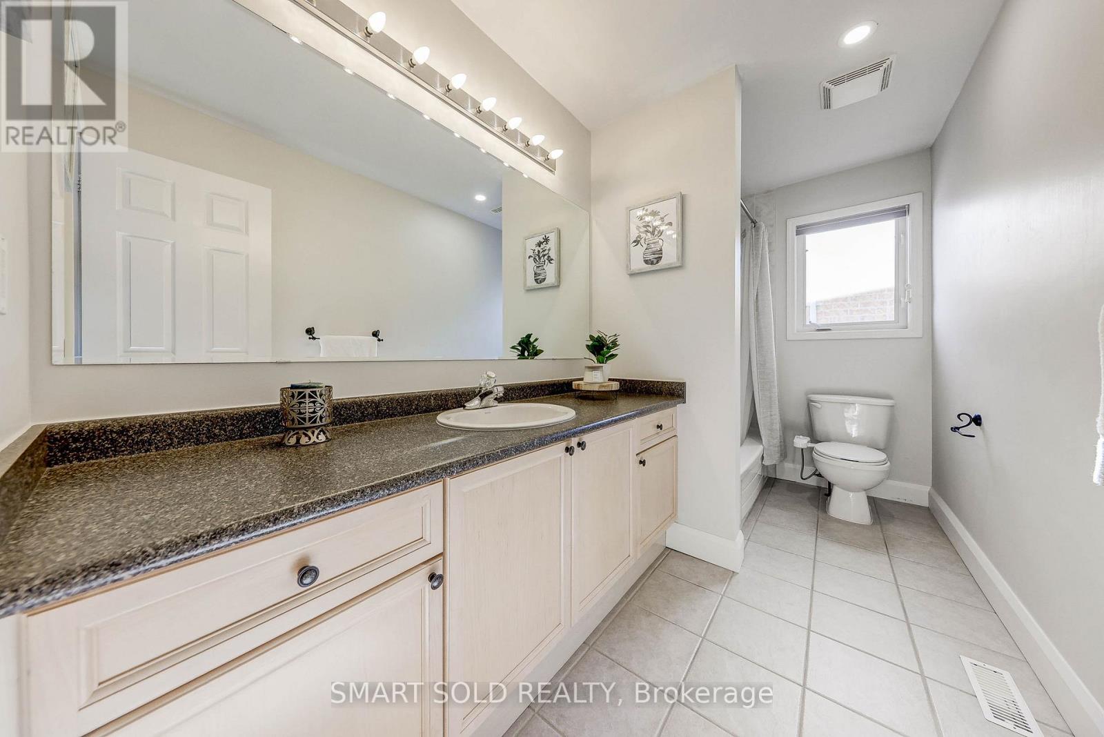 116 Wood Rim Drive, Richmond Hill, Ontario  L4E 4N8 - Photo 24 - N12760330