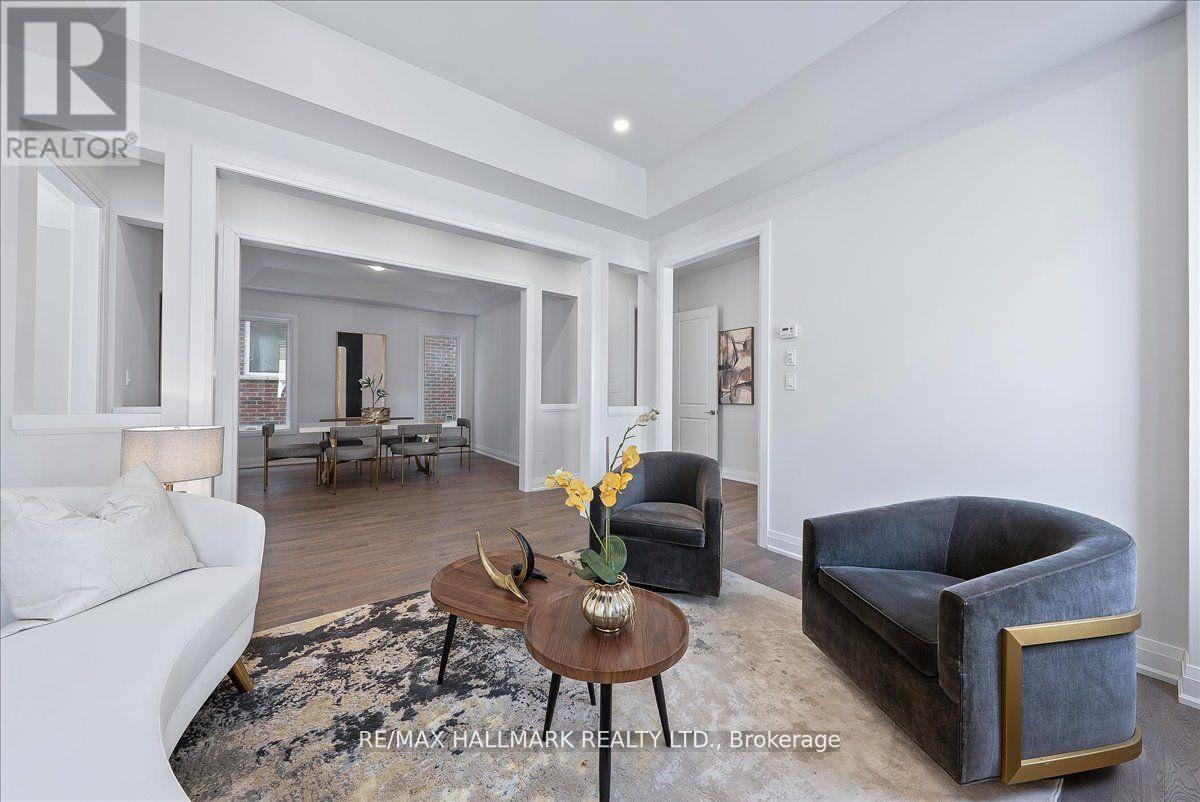 15 Aida Place N, Richmond Hill, Ontario  L4E 2Y5 - Photo 4 - N12760354