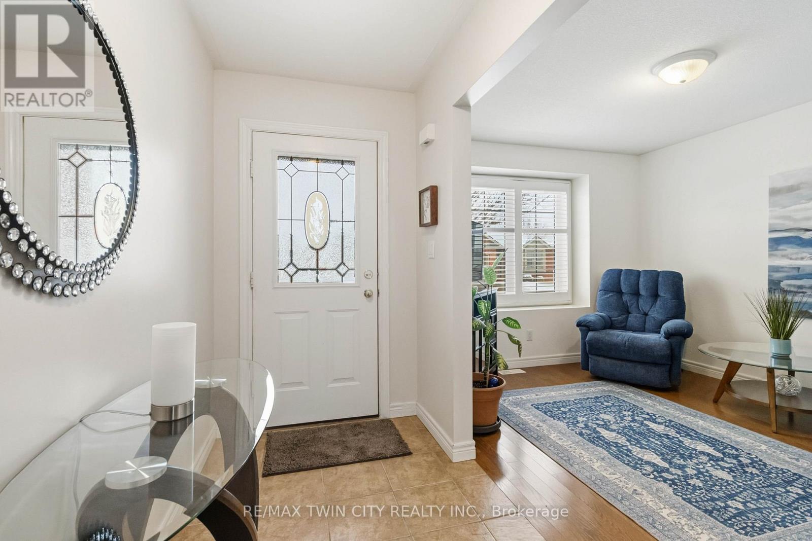 14 - 15 Cobden Court, Brantford, Ontario  N3R 8B7 - Photo 3 - X12760350