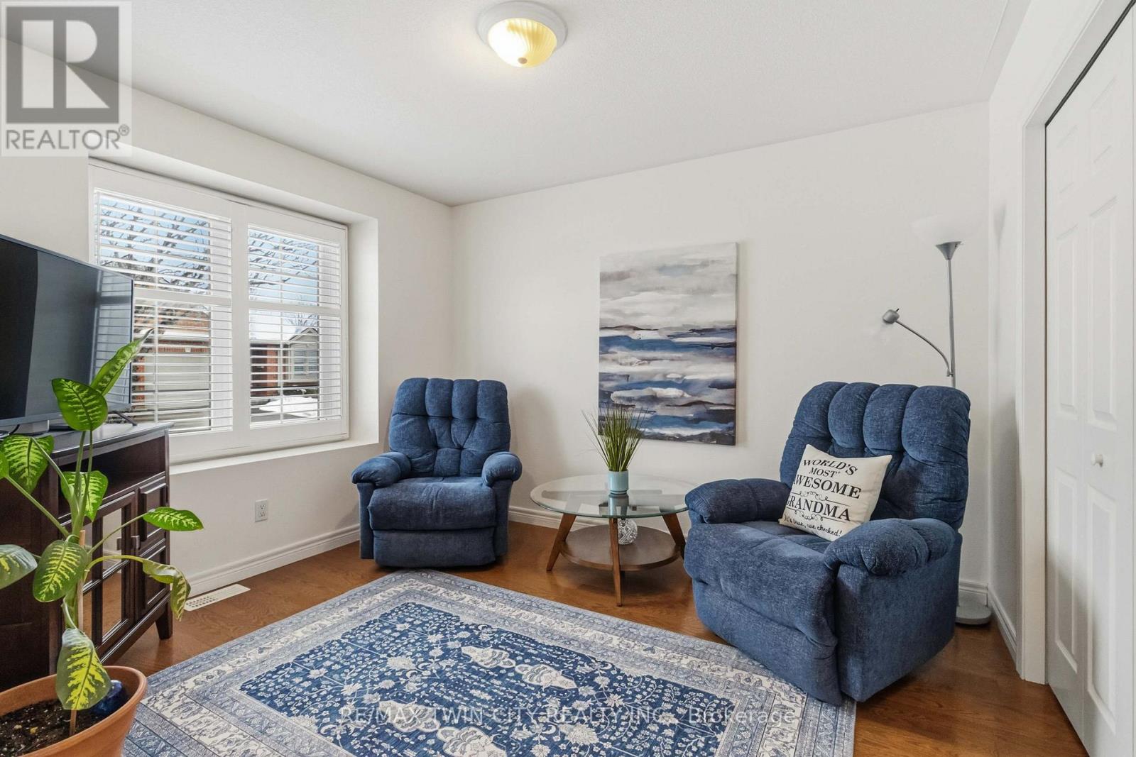 14 - 15 Cobden Court, Brantford, Ontario  N3R 8B7 - Photo 4 - X12760350