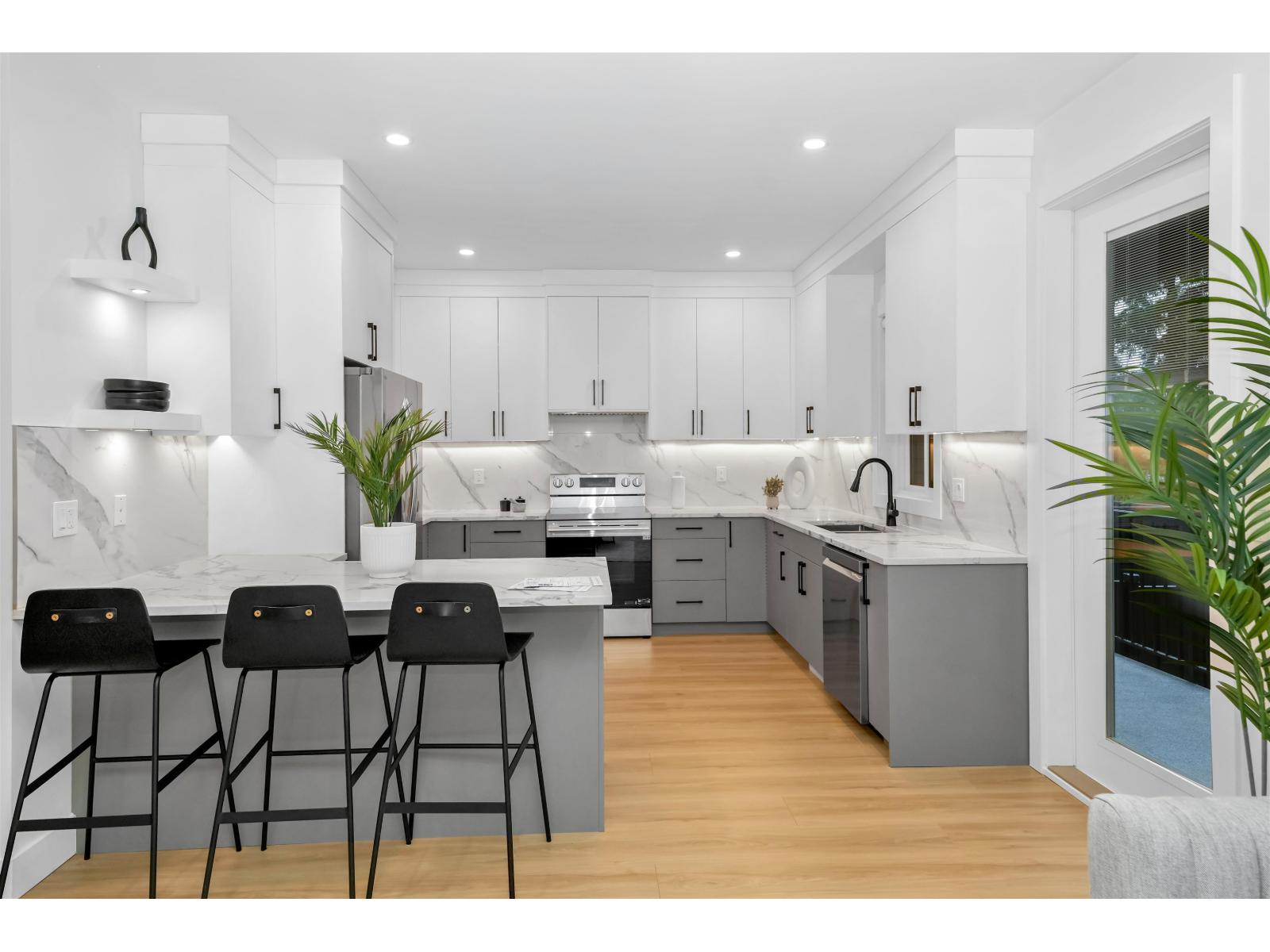 7 2168 Vinewood St Street, Abbotsford, British Columbia  V2S 3S4 - Photo 3 - R3084934