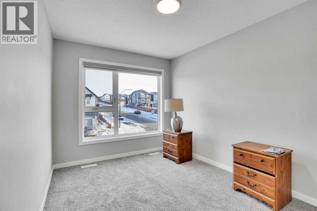 210 Lucas Close Nw, Calgary, Alberta  T3P 1Z4 - Photo 4 - A2284126