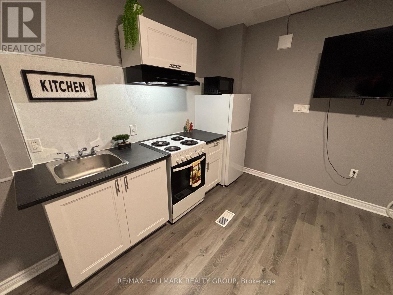 115 Carruthers Avenue, Ottawa, Ontario  K1Y 1N4 - Photo 4 - X12760372