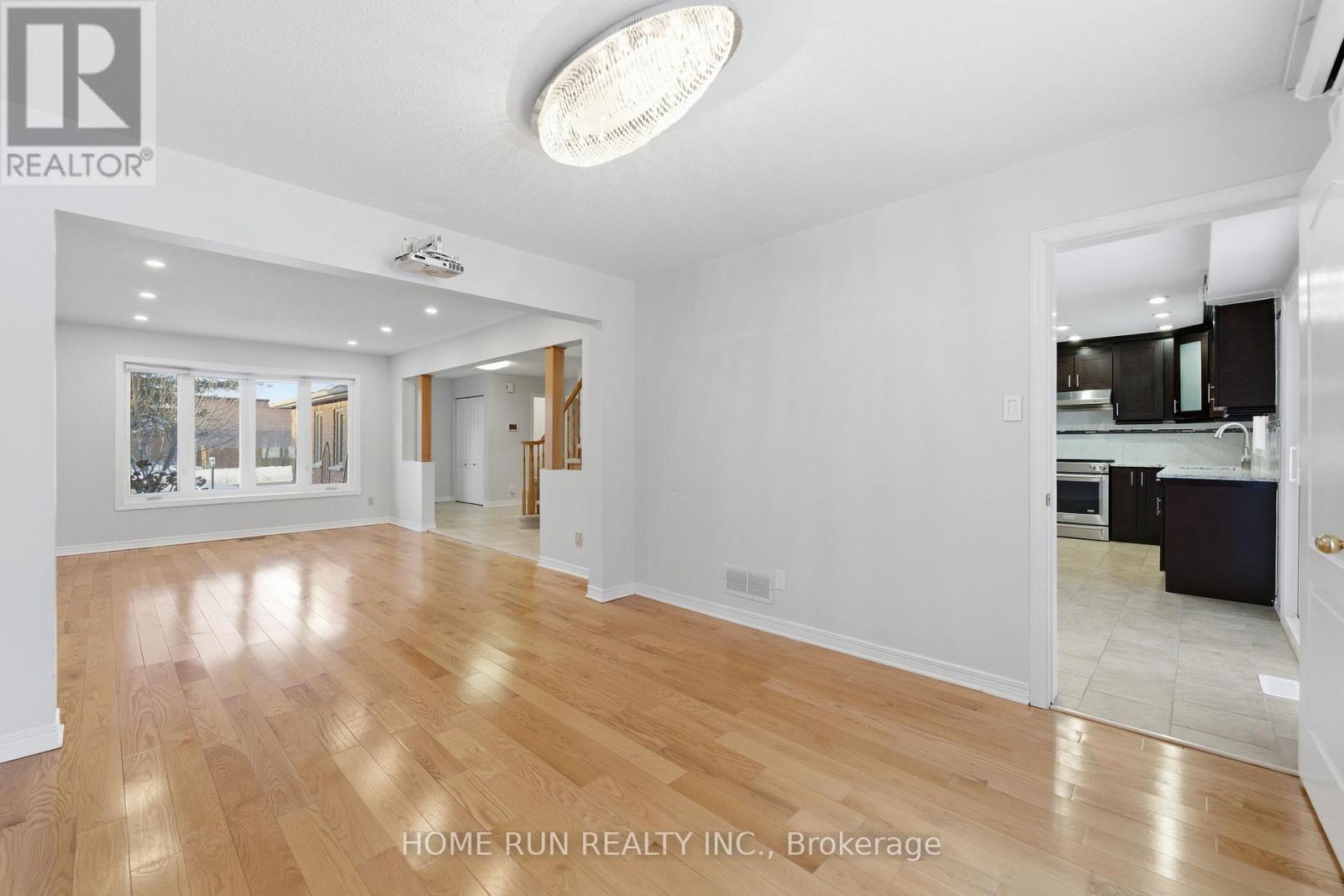 35 Weslock Way, Ottawa, Ontario  K2K 2K3 - Photo 10 - X12760410