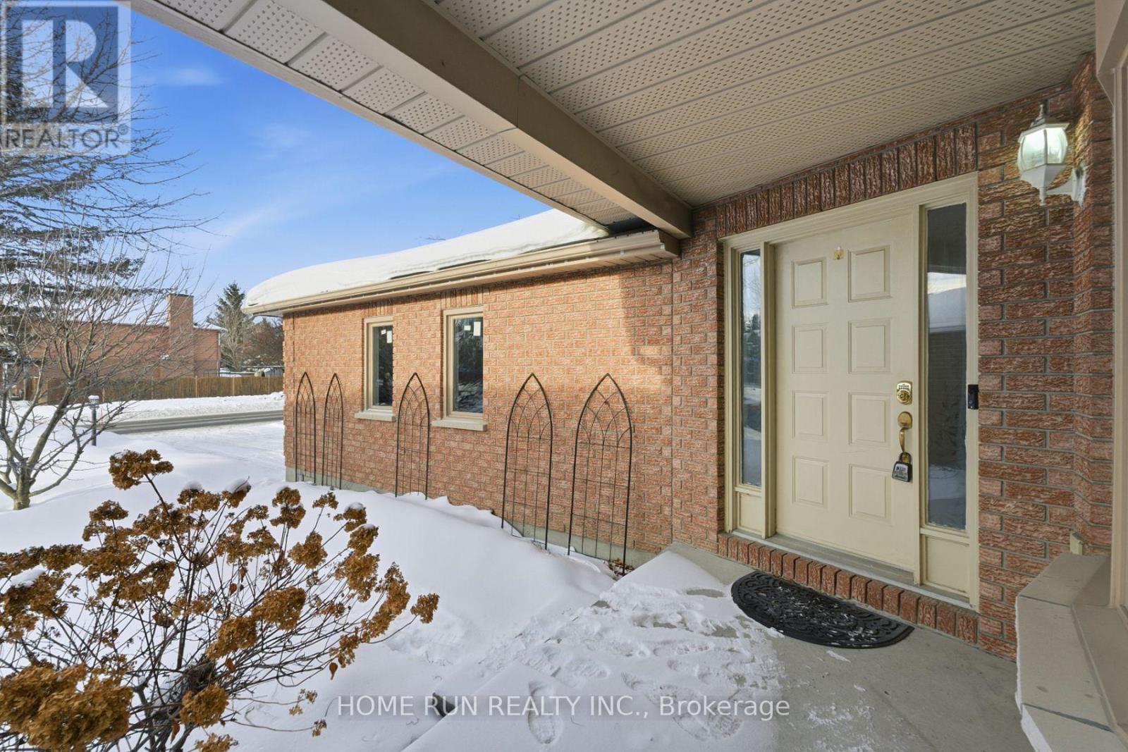 35 Weslock Way, Ottawa, Ontario  K2K 2K3 - Photo 5 - X12760410