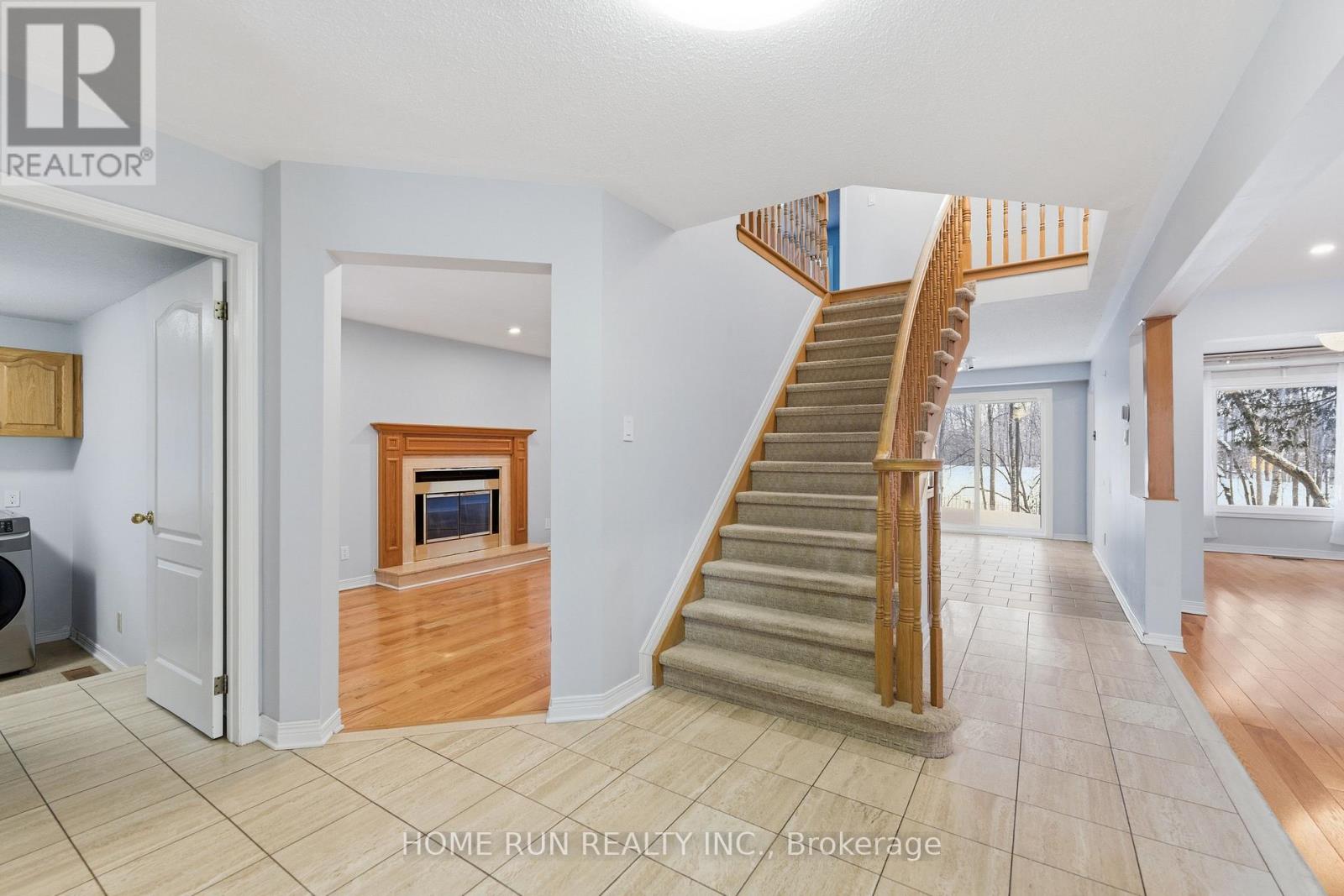 35 Weslock Way, Ottawa, Ontario  K2K 2K3 - Photo 6 - X12760410