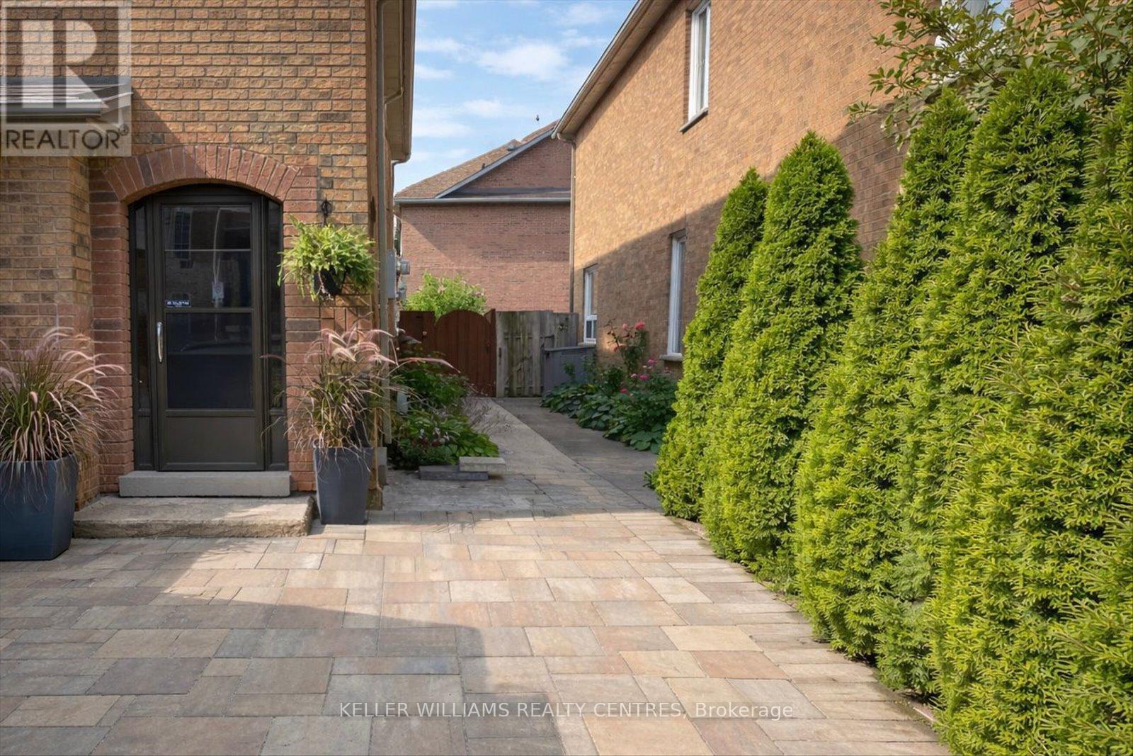 8 - 78 Tania Crescent, Vaughan, Ontario  L6A 2M8 - Photo 3 - N12760378