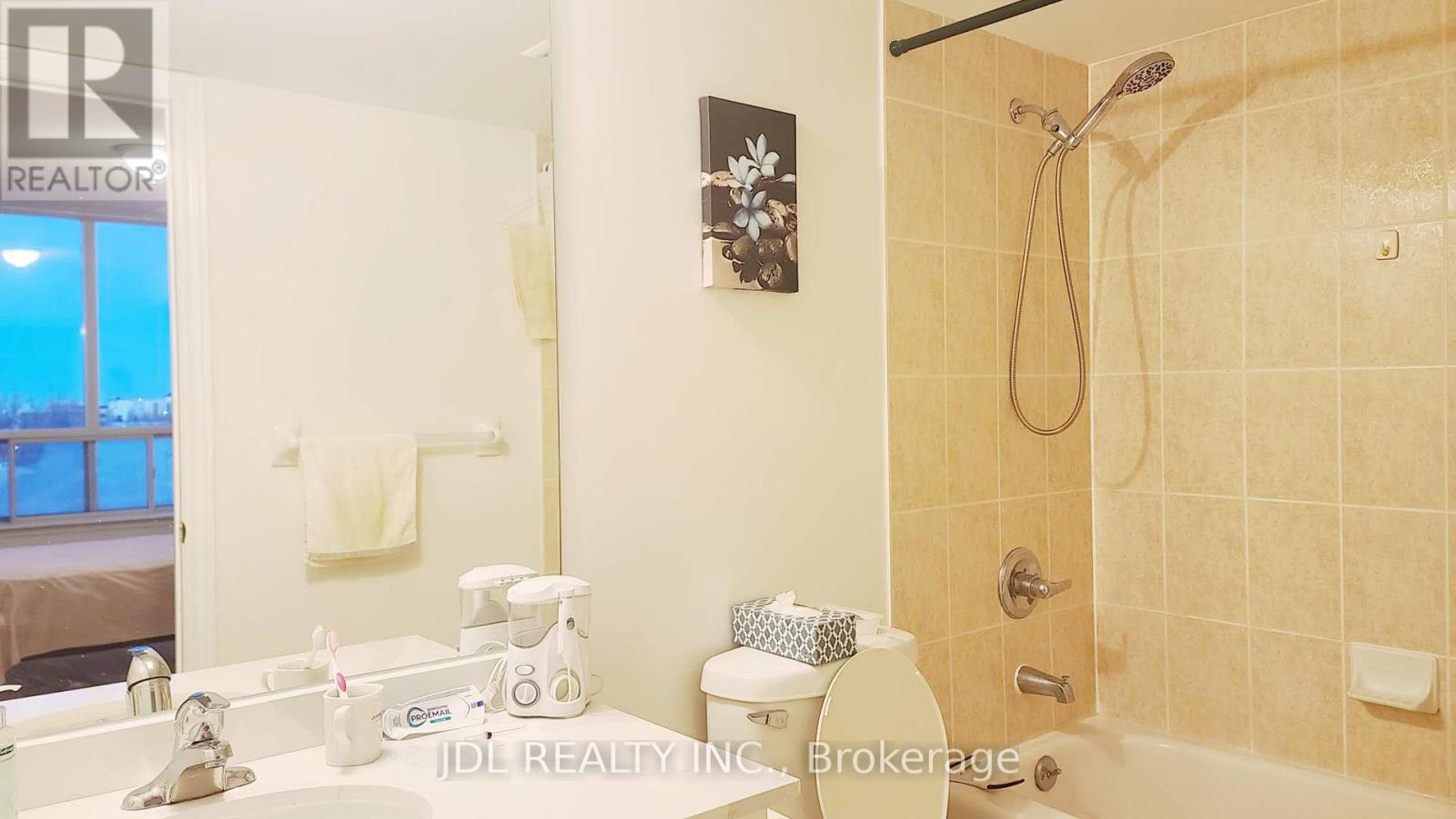 701 - 25 Times Ave Avenue, Markham, Ontario  L3T 7X5 - Photo 11 - N12760394
