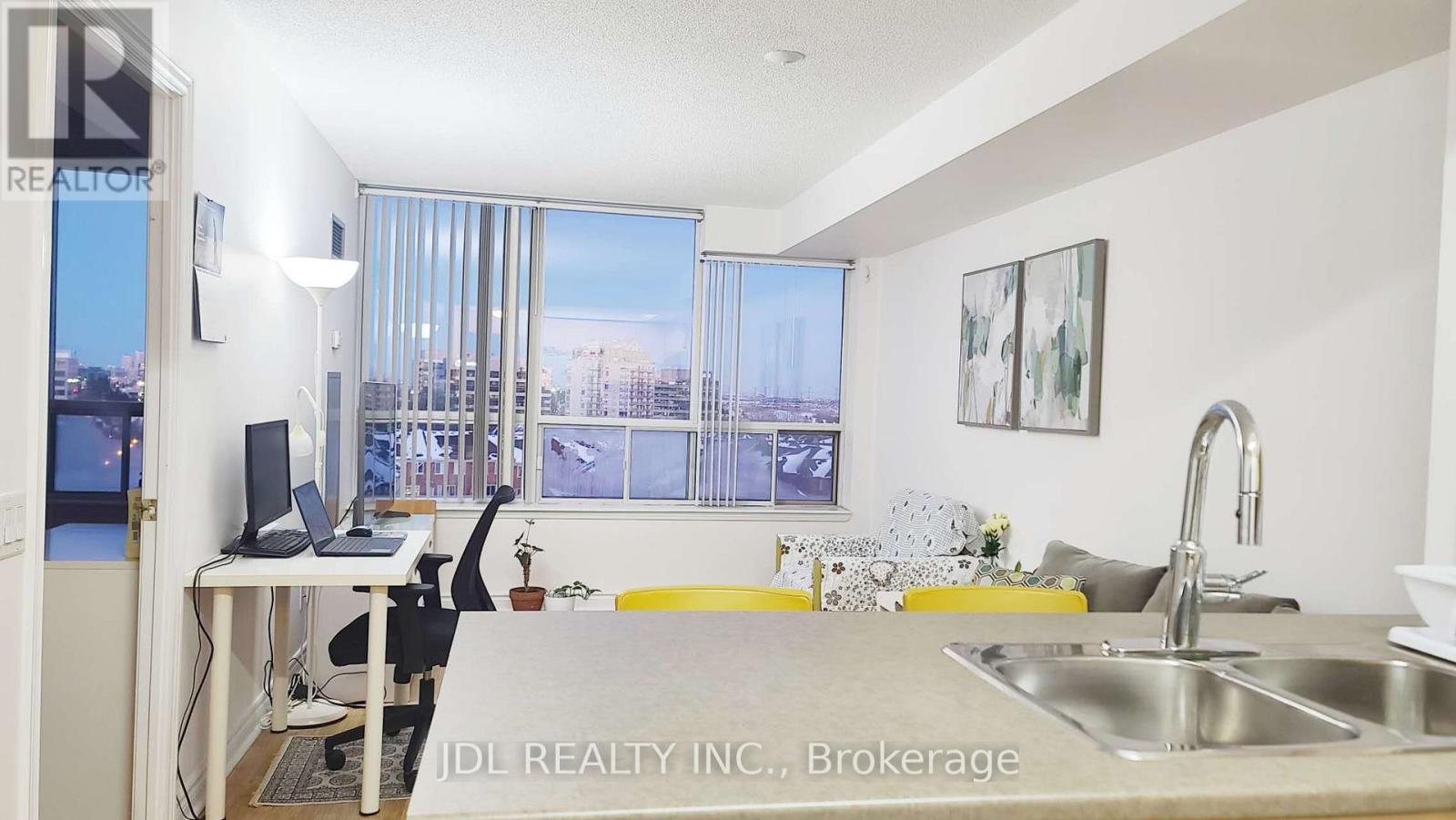 701 - 25 Times Ave Avenue, Markham, Ontario  L3T 7X5 - Photo 7 - N12760394