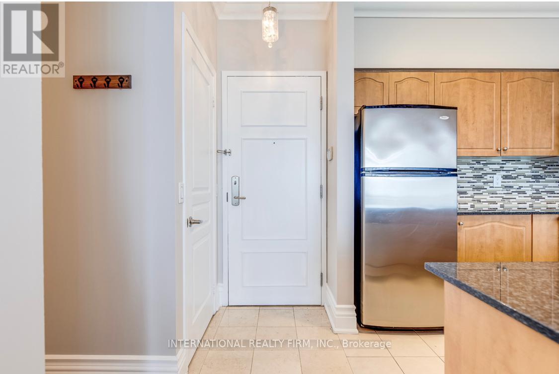 Ph09 - 350 Red Maple Road, Richmond Hill, Ontario  L4C 0T5 - Photo 5 - N12760396