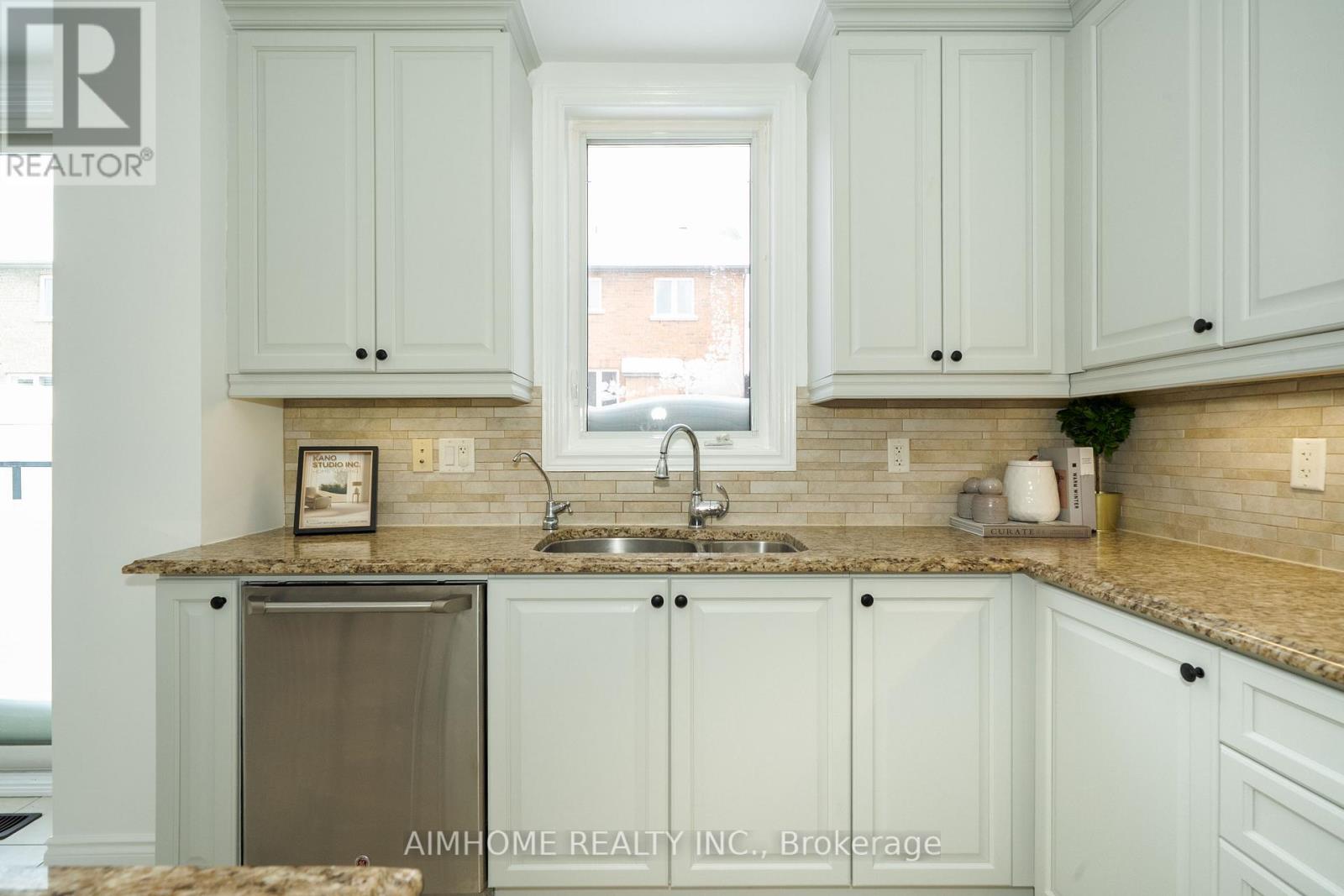 15 Rowley Street, Richmond Hill, Ontario  L4E 0N2 - Photo 18 - N12760412