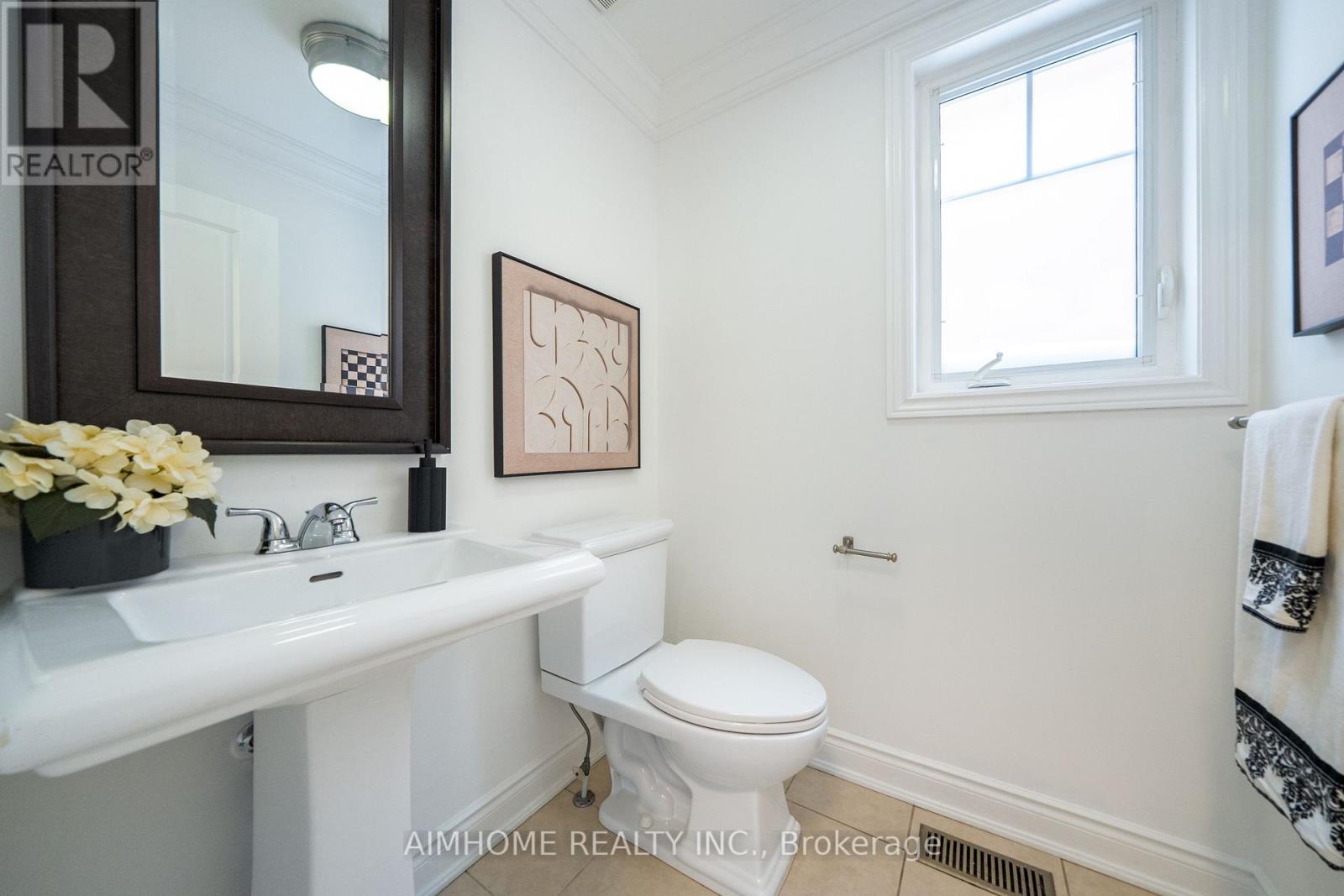 15 Rowley Street, Richmond Hill, Ontario  L4E 0N2 - Photo 24 - N12760412