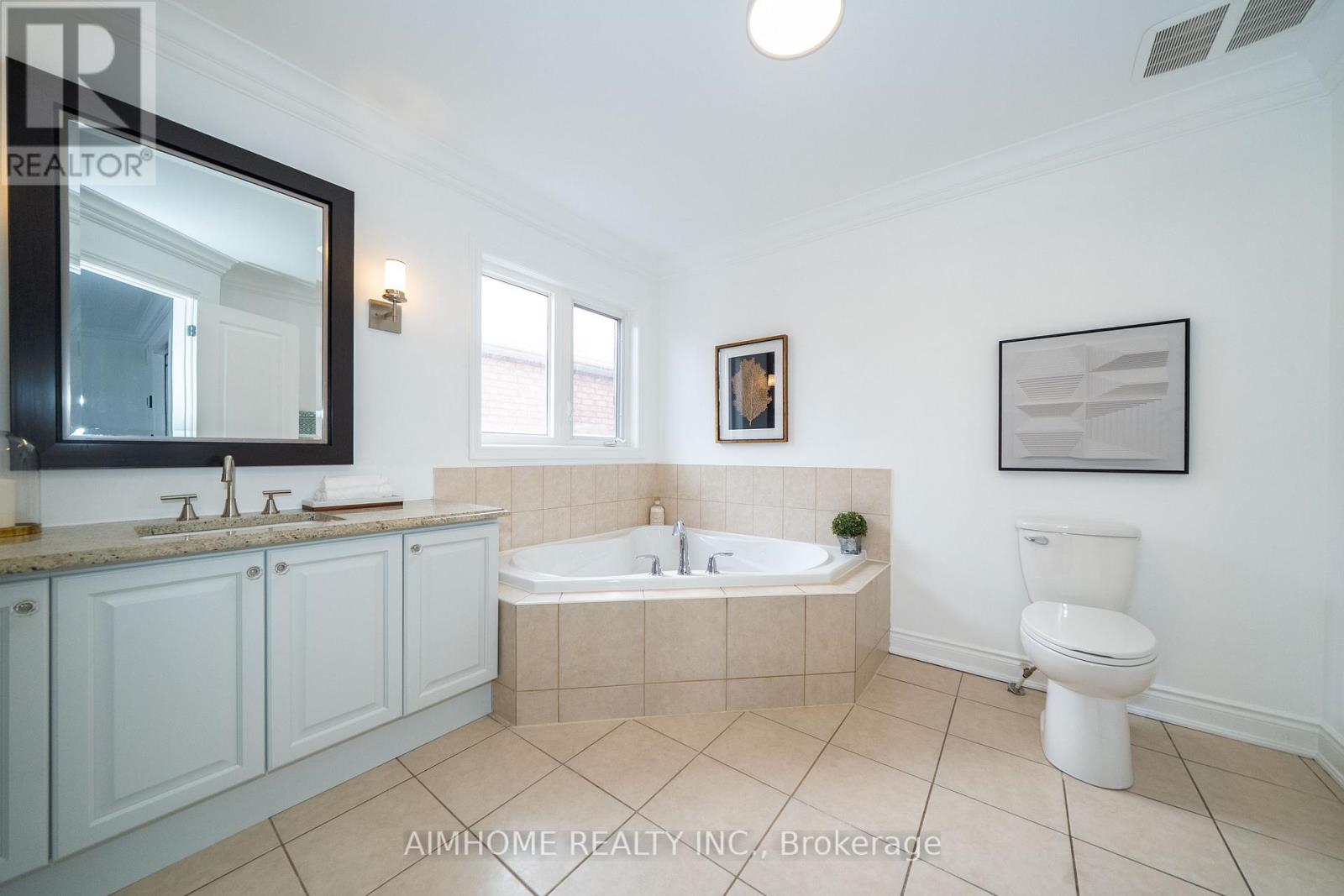 15 Rowley Street, Richmond Hill, Ontario  L4E 0N2 - Photo 32 - N12760412