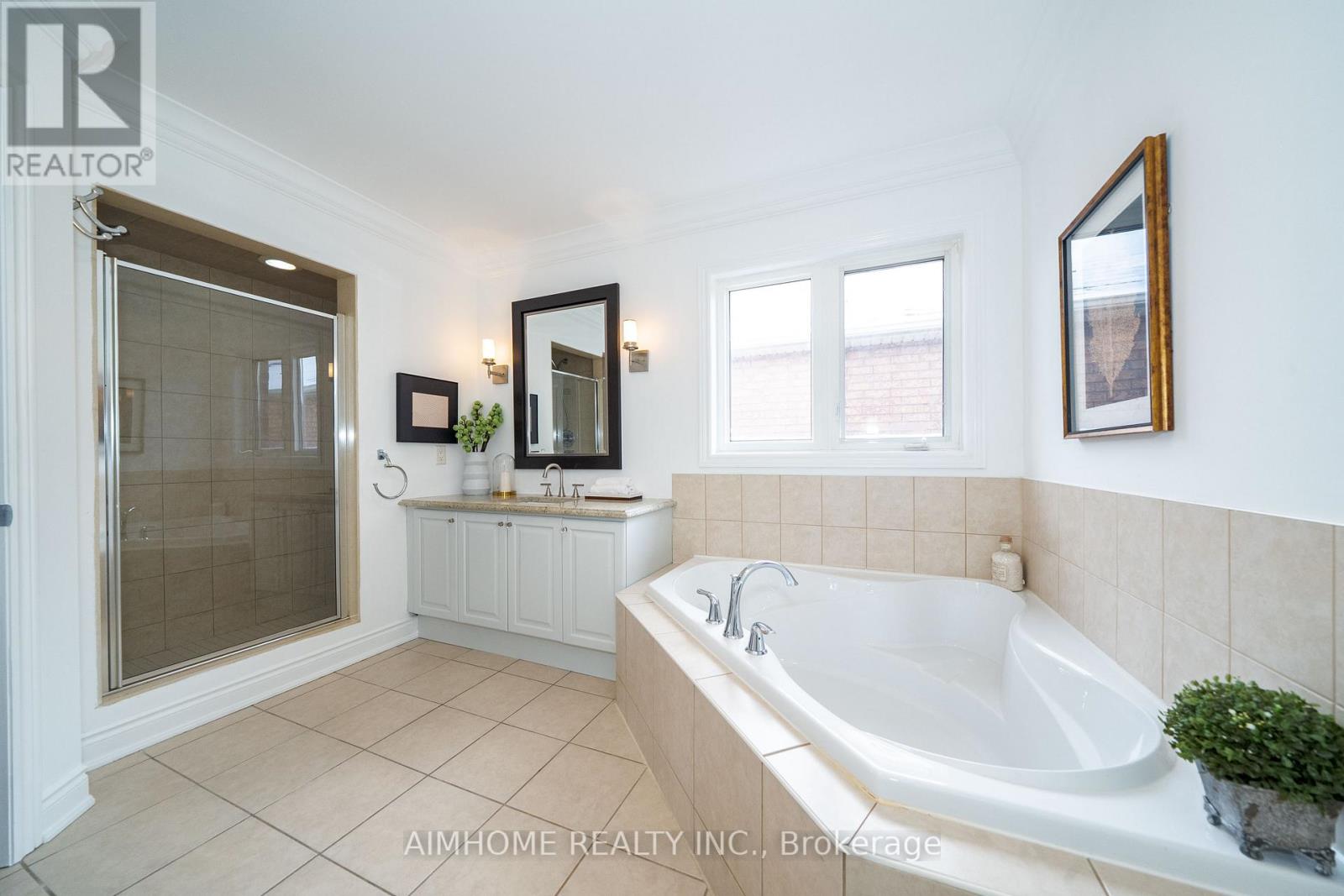 15 Rowley Street, Richmond Hill, Ontario  L4E 0N2 - Photo 33 - N12760412