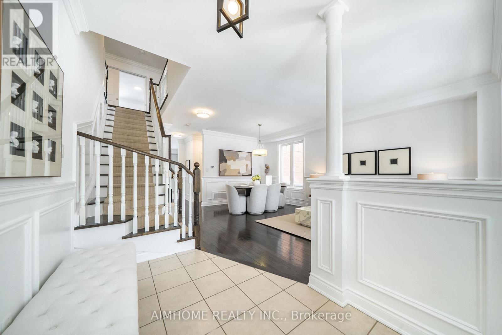 15 Rowley Street, Richmond Hill, Ontario  L4E 0N2 - Photo 4 - N12760412