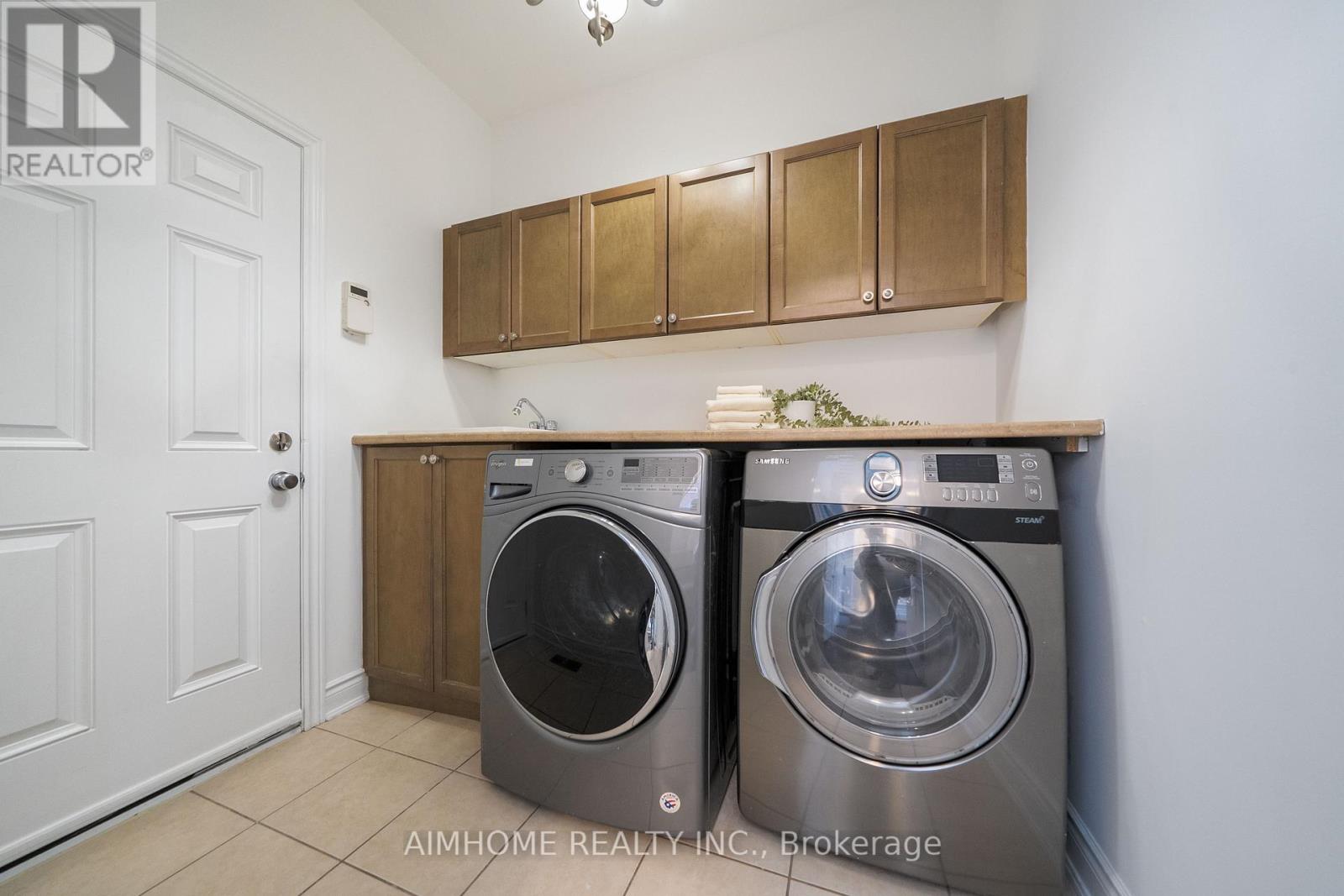 15 Rowley Street, Richmond Hill, Ontario  L4E 0N2 - Photo 43 - N12760412