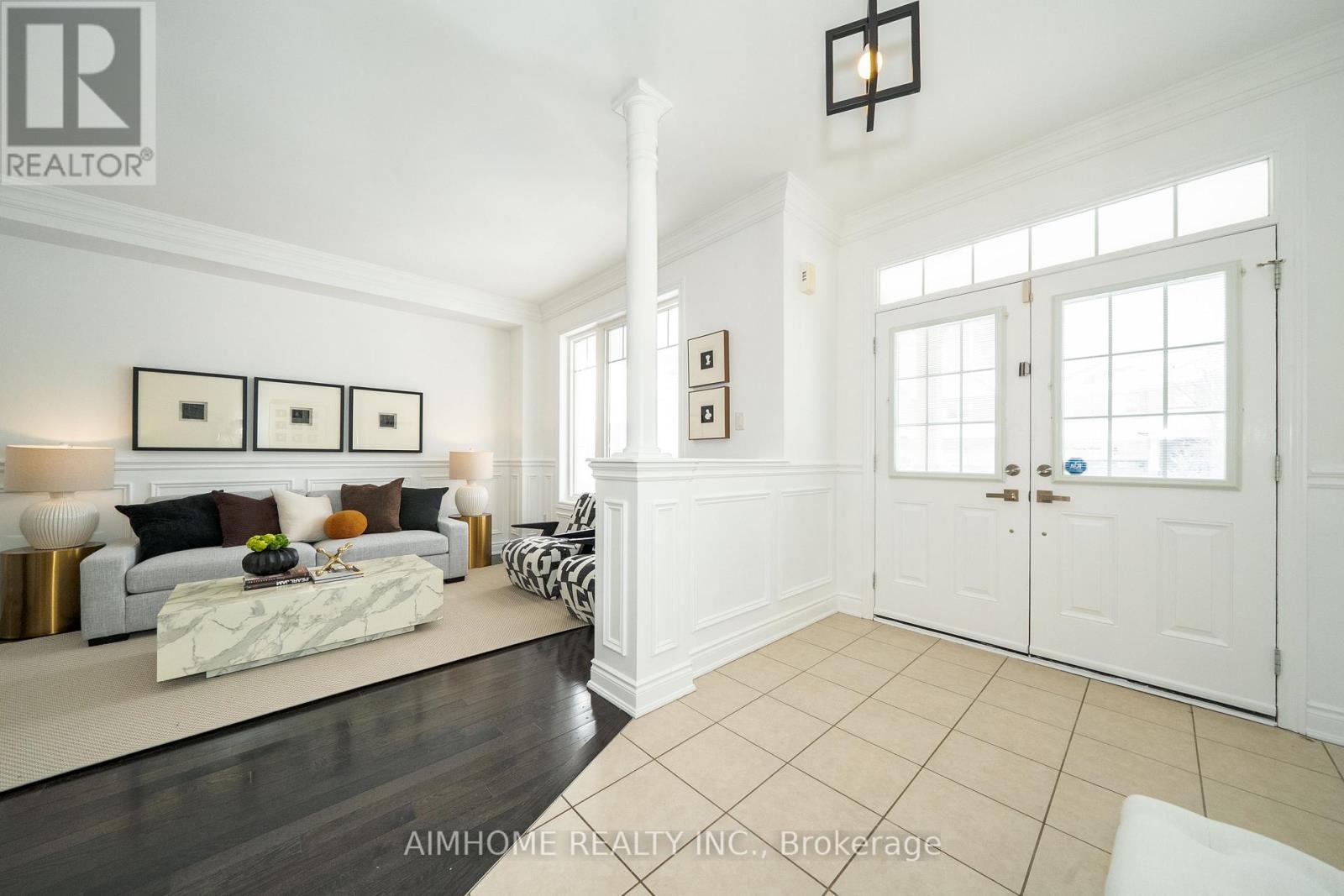 15 Rowley Street, Richmond Hill, Ontario  L4E 0N2 - Photo 6 - N12760412