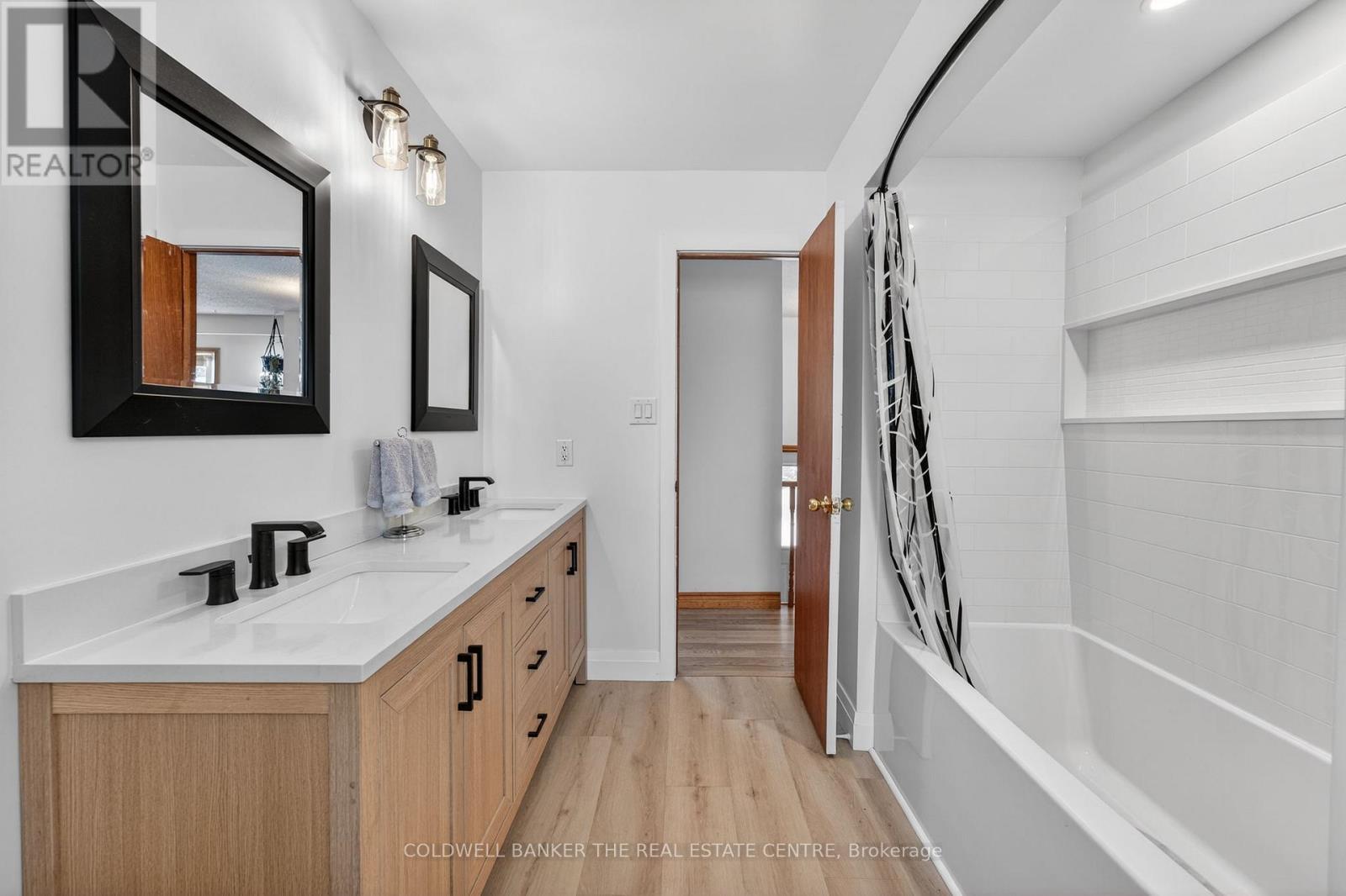 928 Blackwoods Avenue, Innisfil, Ontario  L9S 1S6 - Photo 18 - N12760418