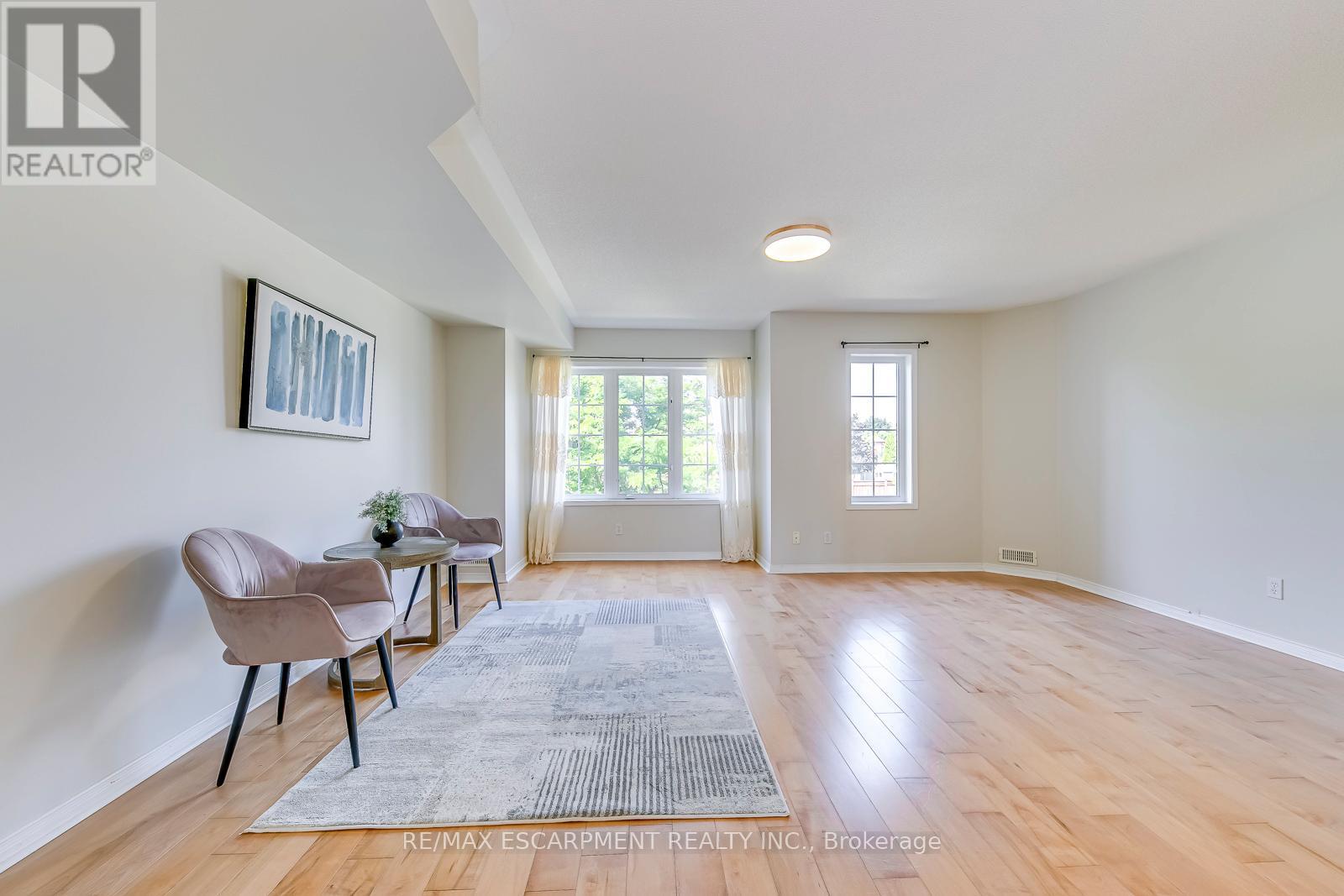 2218 Shadetree Avenue W, Burlington, Ontario  L7L 6L4 - Photo 14 - W12760376