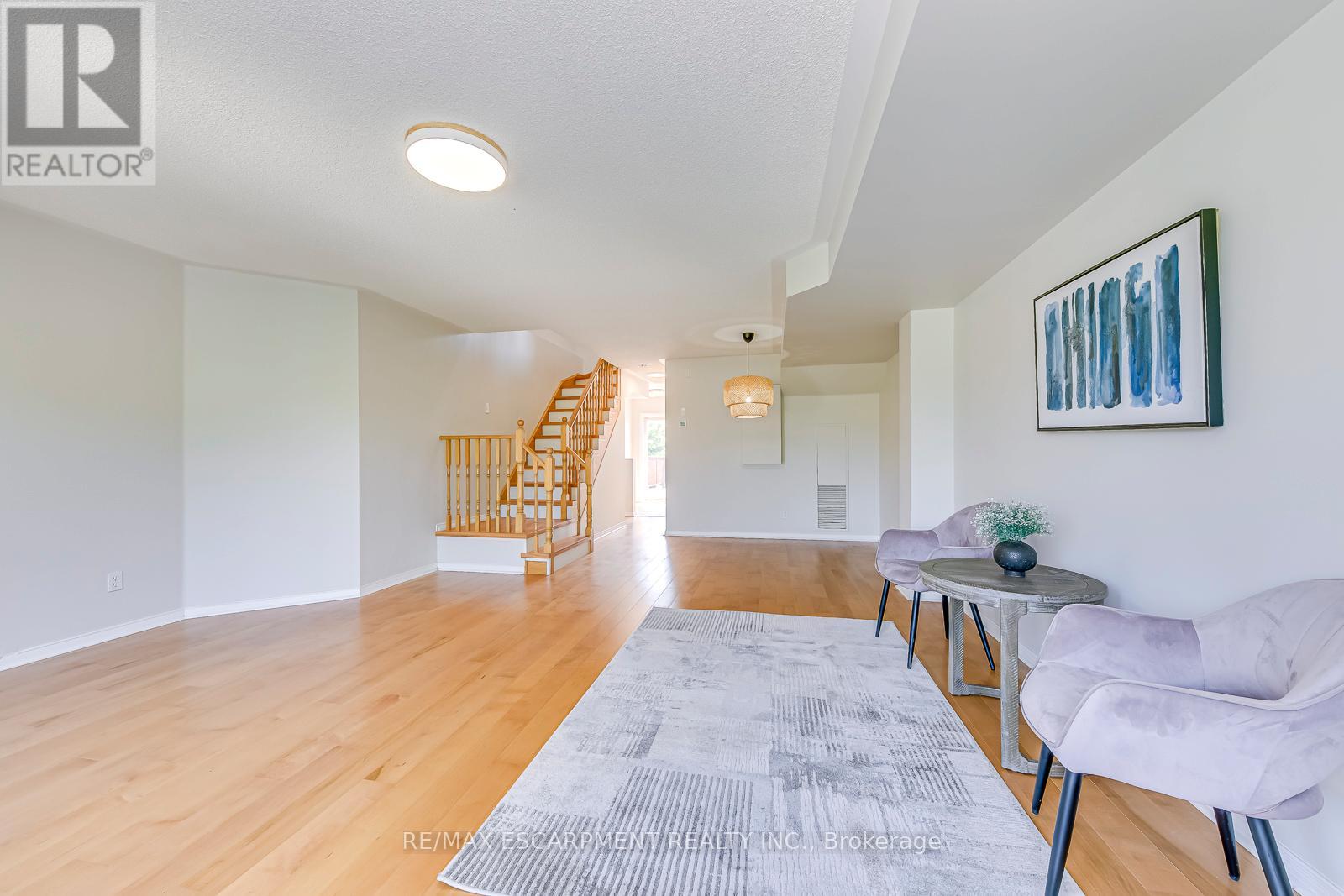 2218 Shadetree Avenue W, Burlington, Ontario  L7L 6L4 - Photo 16 - W12760376