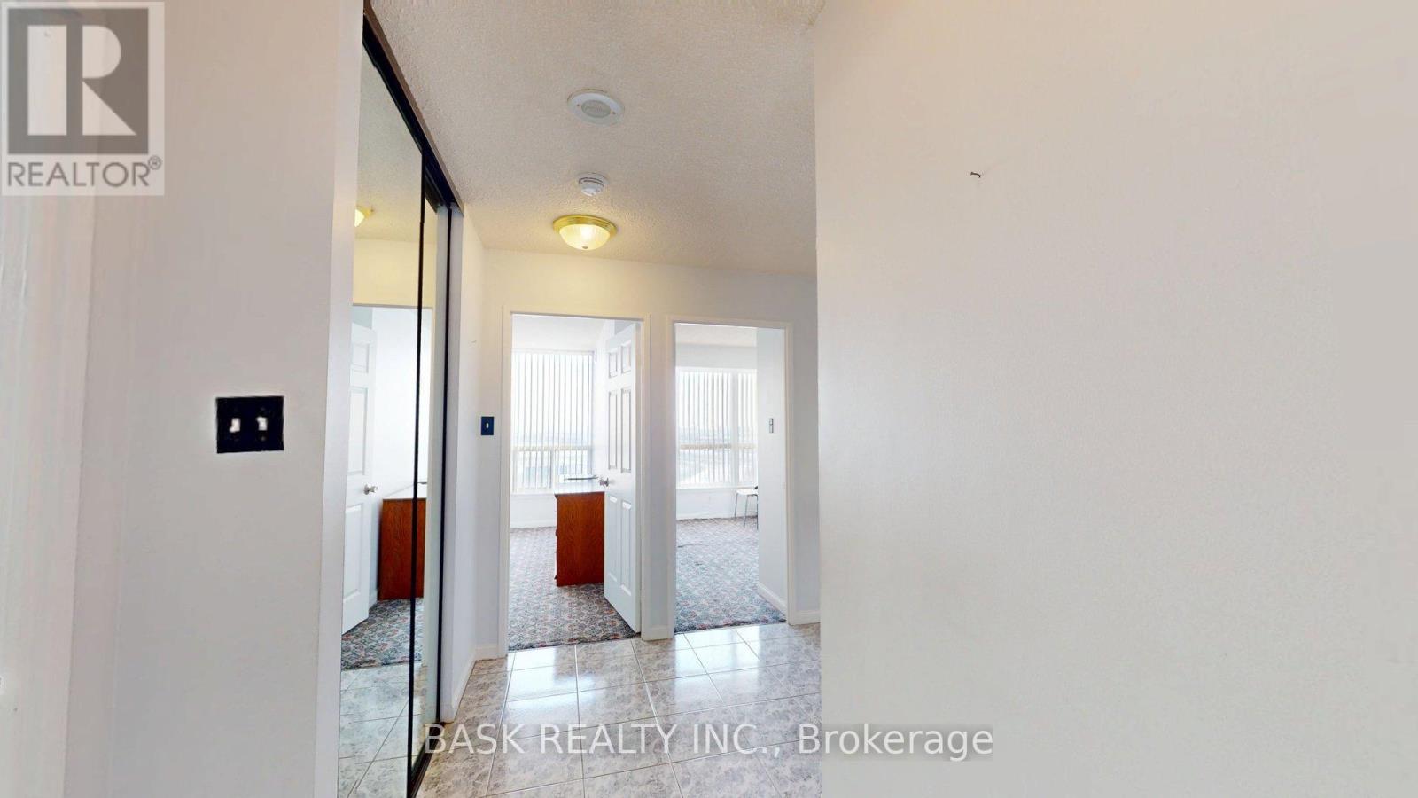 907 - 12 Laurelcrest Street, Brampton, Ontario  L6S 5Y4 - Photo 4 - W12760388