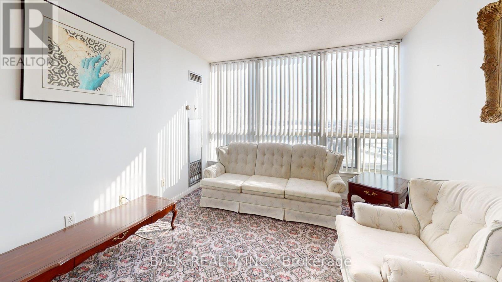 907 - 12 Laurelcrest Street, Brampton, Ontario  L6S 5Y4 - Photo 5 - W12760388