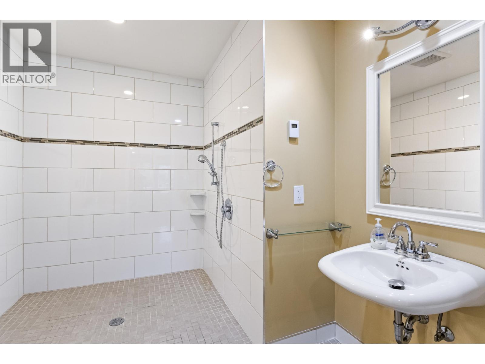 21470 124th Avenue, Maple Ridge, British Columbia  V2X 4H3 - Photo 18 - R3086914