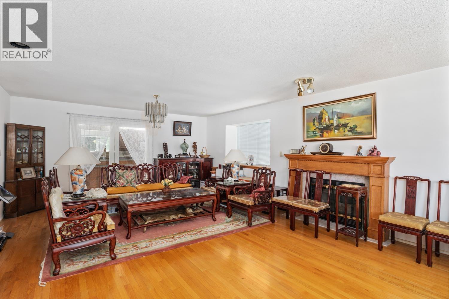 Listing Picture 4 of 16 : 3662 W 49TH AVENUE, Vancouver / 溫哥華 - 魯藝地產 Yvonne Lu Group - MLS Medallion Club Member