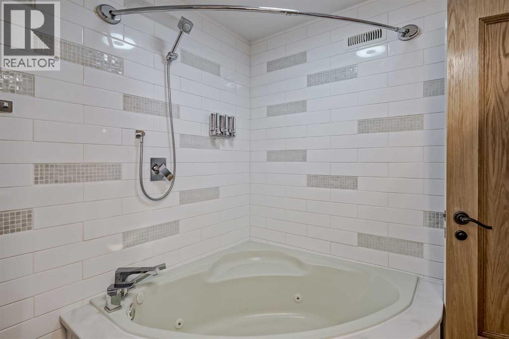 127 Canterbury Court Sw, Calgary, Alberta  T2W 6C1 - Photo 41 - A2269104