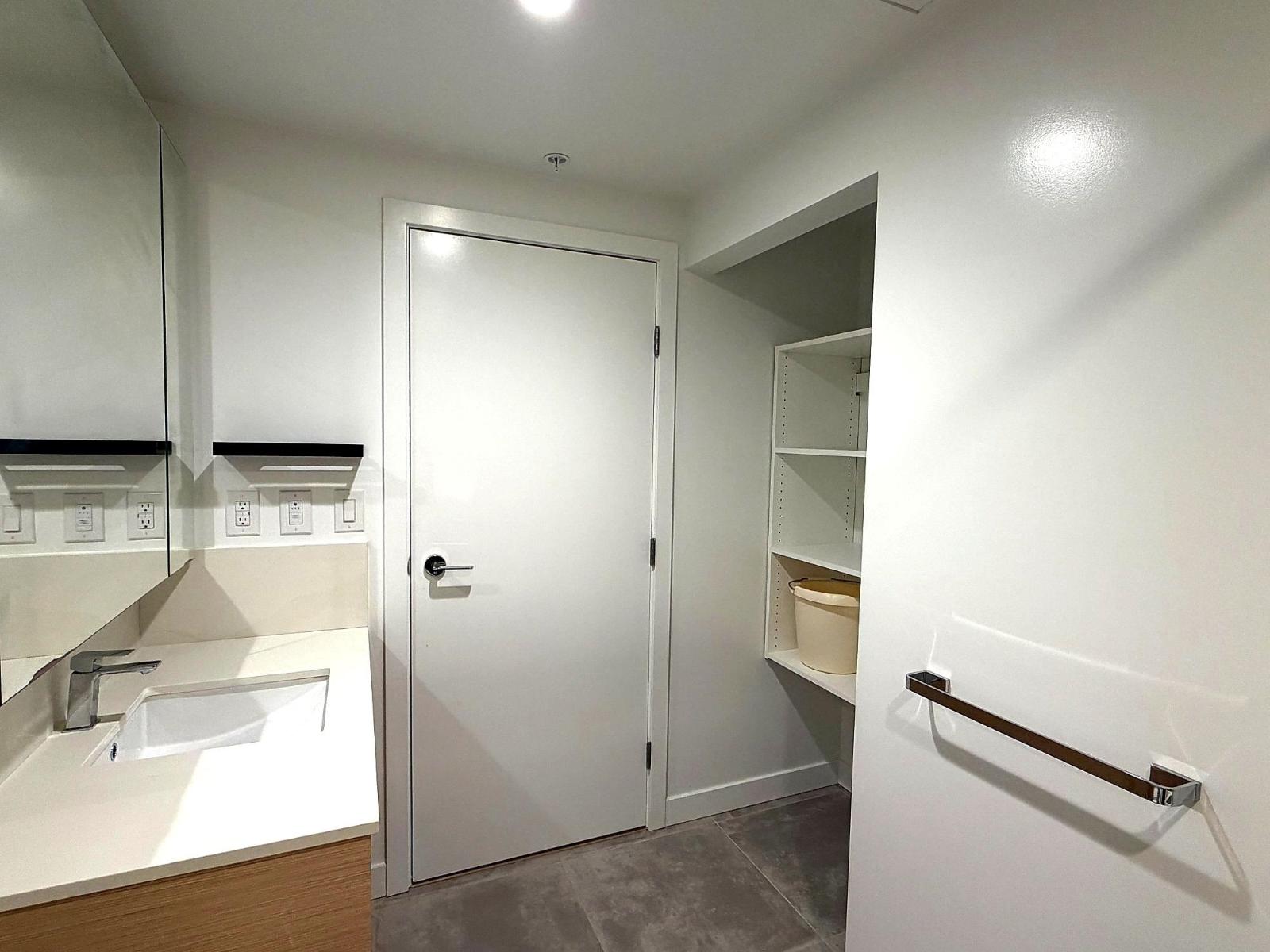 3307 13725 George Junction, Surrey, British Columbia  V3T 4Y3 - Photo 4 - R3086487