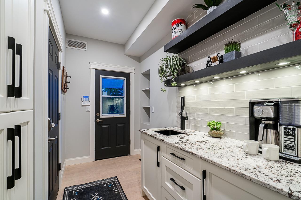 15448 33a Avenue, Surrey, British Columbia  V3Z 0K6 - Photo 7 - R3083232