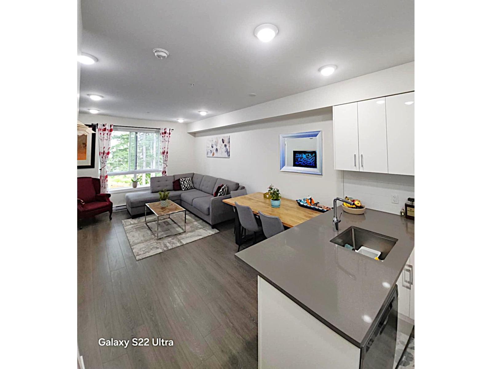 409 15351 101 Avenue, Surrey, British Columbia  V3R 0G2 - Photo 2 - R3086928