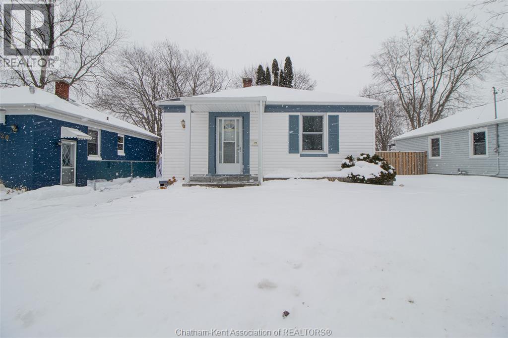 MLS# 26002480: 124 Willowmac AVENUE, Chatham, Canada